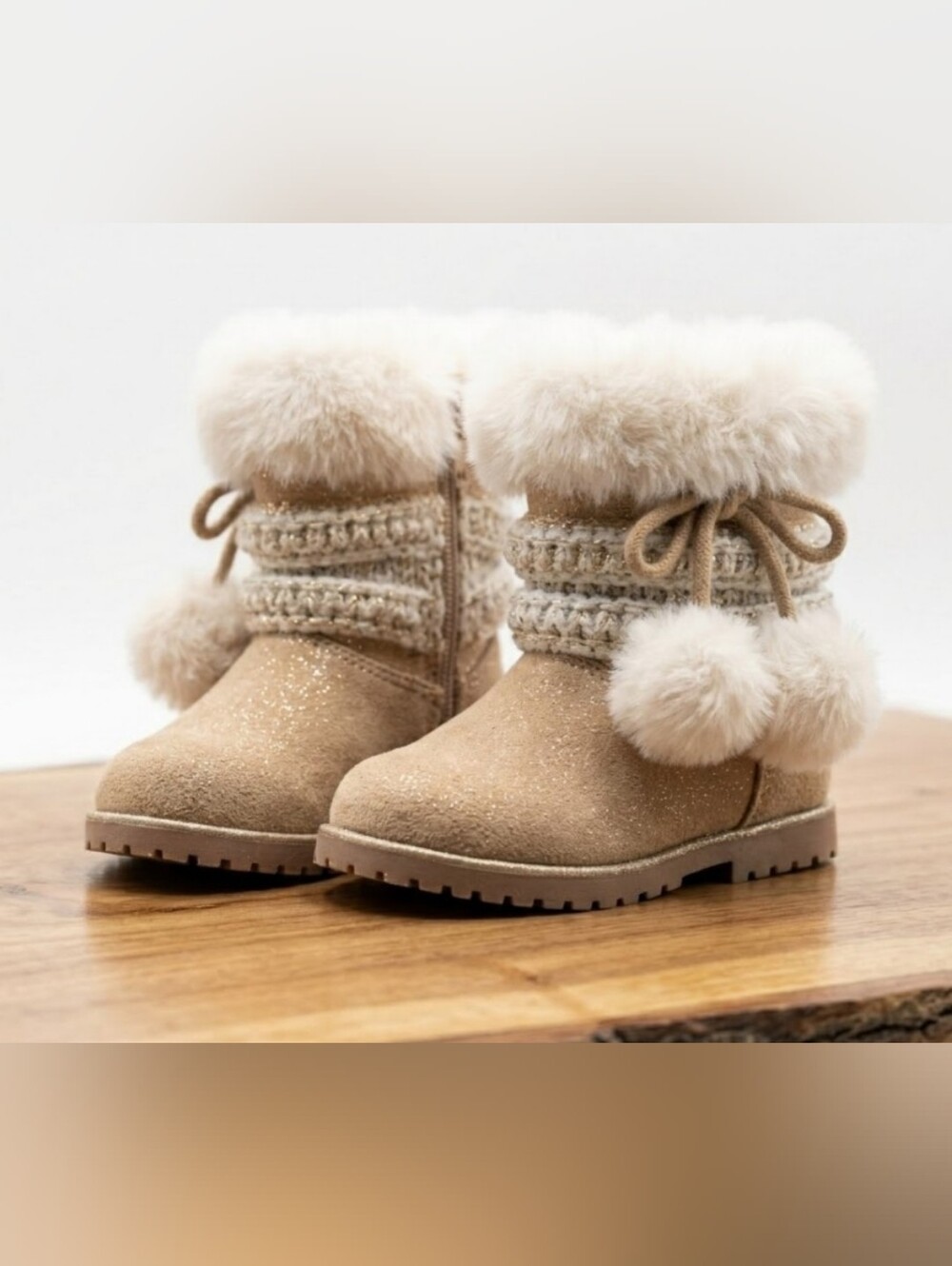 NEW! Seychelles baby/Toddler Faux Fur Pom Pom  Boots Sz 5 NWT